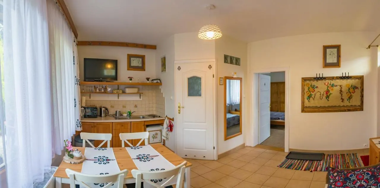 Lägenhet Apartamenty Rodzinne Artis Zakopane 5 Min Od Krupowek